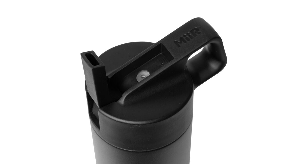 straw-bottle-i8 WebPDP-Straw_Lid_2_Black_Studio_0221_45deg_Open__WMB1SL20002.jpg